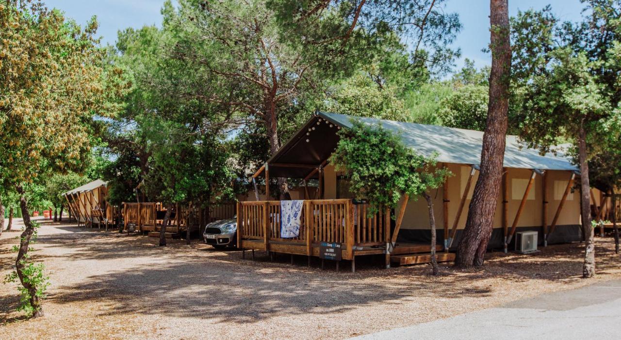 ביוגראד נה מורו Glamping Beach Soline מראה חיצוני תמונה