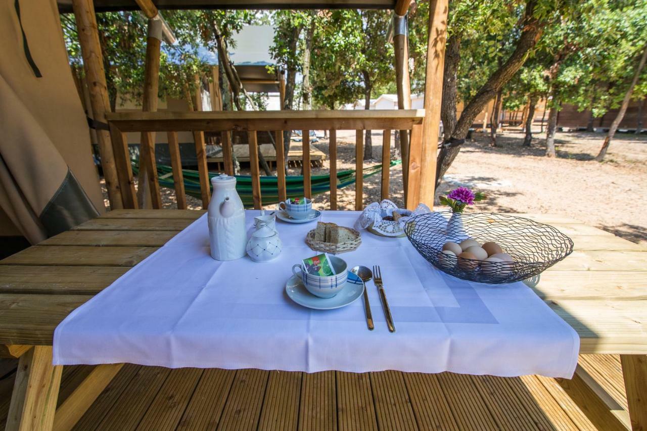 ביוגראד נה מורו Glamping Beach Soline מראה חיצוני תמונה